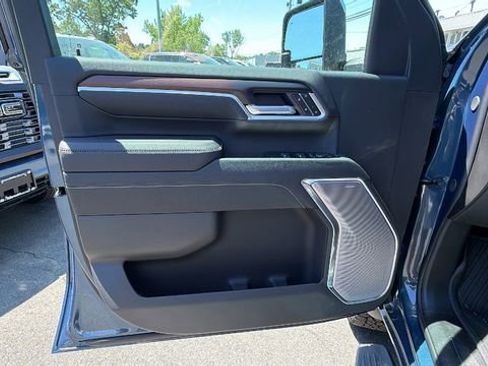 New 2026 GMC Sierra 2500 Denali w/ Denali Reserve Package AWD/4WD image 13
