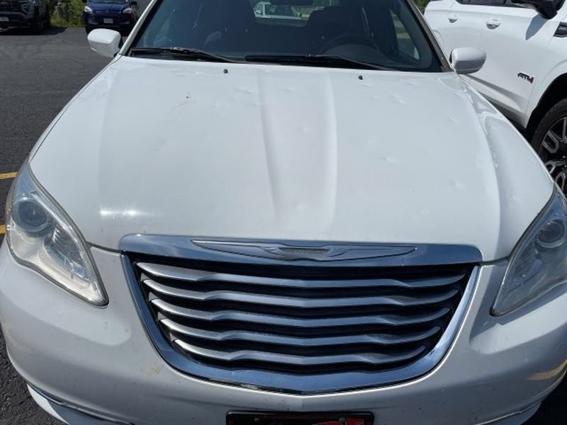 Used 2013 Chrysler 200 Touring FWD image 20
