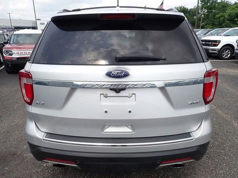 Used 2018 Ford Explorer XLT w/ Equipment Group 202A AWD/4WD image 5
