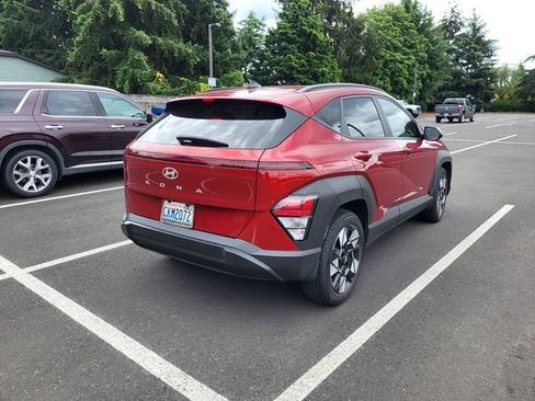 Used 2024 Hyundai Kona SEL w/ Convenience Package FWD image 3