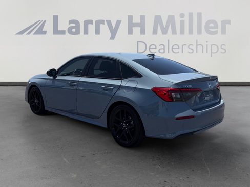 Used 2022 Honda Civic Sport image 3