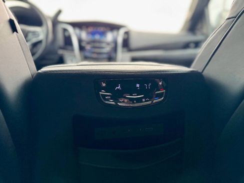 Used 2018 Cadillac Escalade Platinum image 22