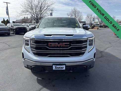 Used 2023 GMC Sierra 1500 SLT image 2