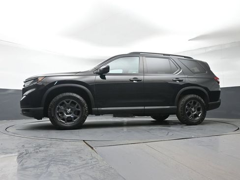 Used 2023 Honda Pilot TrailSport image 27