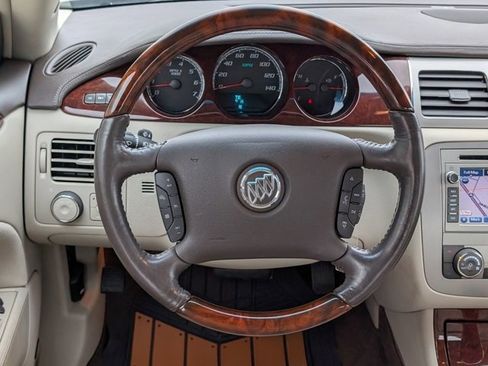 Used 2009 Buick Lucerne Super image 17