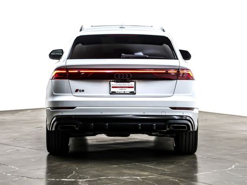 Used 2024 Audi Q8 Premium Plus image 5