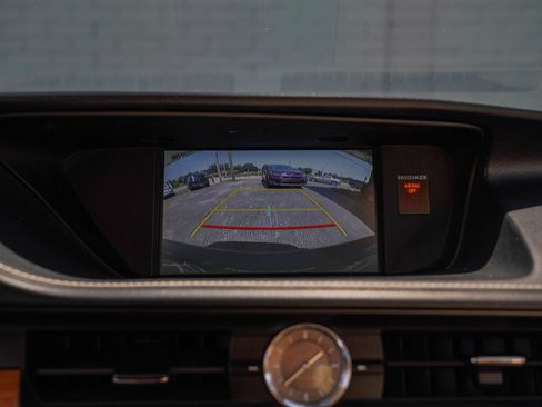 Used 2015 Lexus ES 300h w/ Navigation System Package FWD image 18
