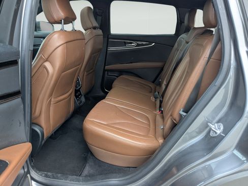 Used 2022 Lincoln Nautilus Reserve FWD image 21