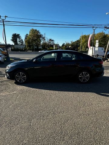 Used 2024 Kia Forte LXS FWD image 13