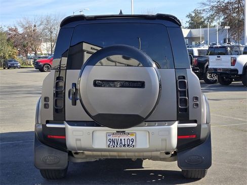 Used 2023 Land Rover Defender 110 S image 5