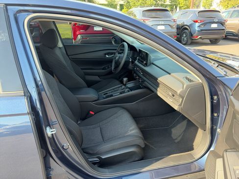 Used 2025 Honda Accord SE image 18