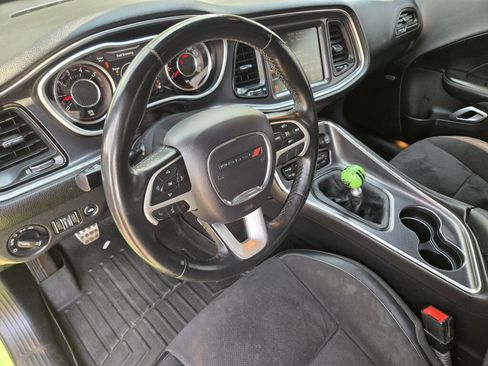 Used 2015 Dodge Challenger R/T Scat Pack w/ Leather Interior Group RWD image 11