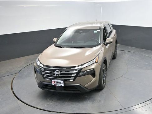 Used 2025 Nissan Rogue SV AWD/4WD image 40