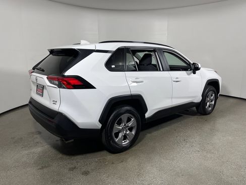 Used 2025 Toyota RAV4 XLE AWD/4WD image 3