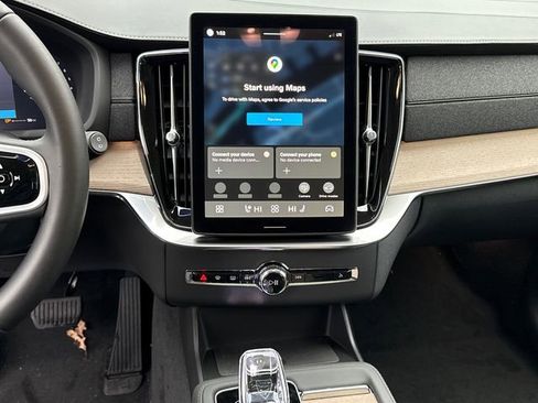 New 2026 Volvo XC90 B6 Plus w/ Protection Package Premier AWD/4WD image 15