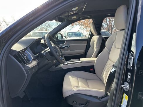 New 2026 Volvo XC90 B5 Plus image 13