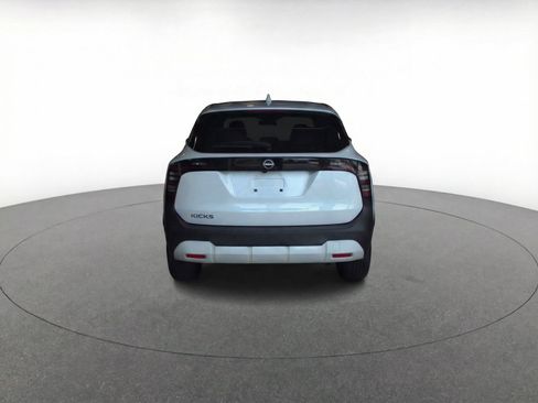 Used 2025 Nissan Kicks SV image 7