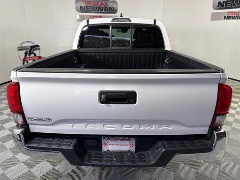 Used 2022 Toyota Tacoma SR5 image 4