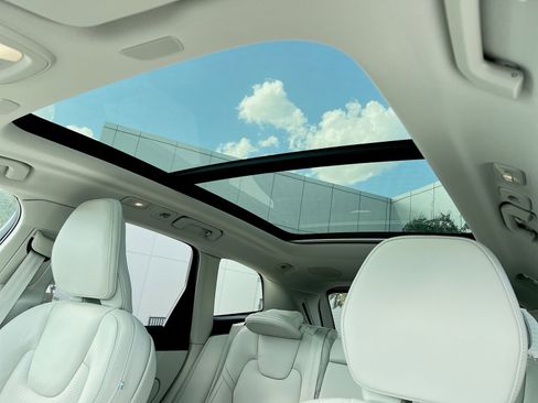 New 2026 Volvo XC60 B5 Ultra w/ Protection Package Premier image 24