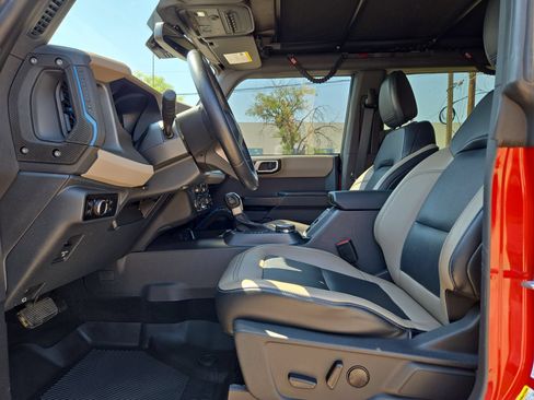 Used 2024 Ford Bronco Wildtrak AWD/4WD image 16