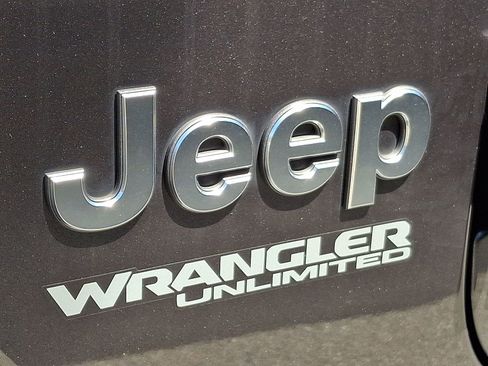 Used 2021 Jeep Wrangler Unlimited Sahara w/ Cold Weather Group AWD/4WD image 12