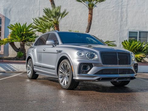 Used 2021 Bentley Bentayga Speed AWD/4WD image 32