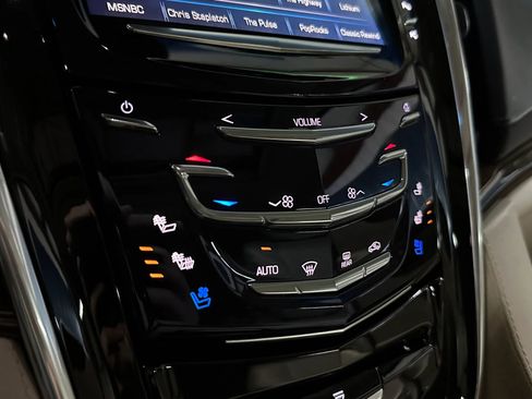 Used 2019 Cadillac Escalade Premium Luxury image 42