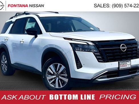 New 2026 Nissan Pathfinder SL FWD image 1