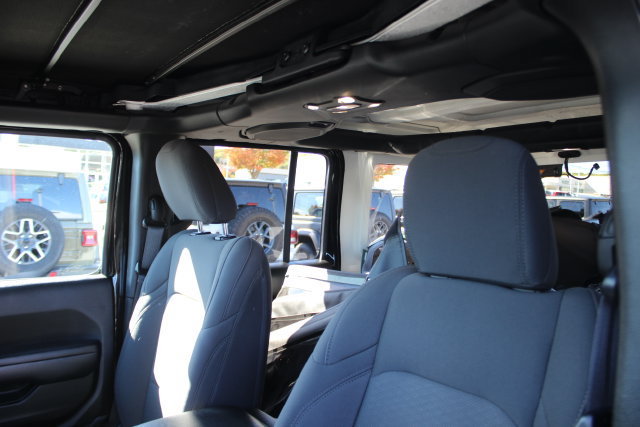 Used 2022 Jeep Wrangler Unlimited Sport AWD/4WD image 21