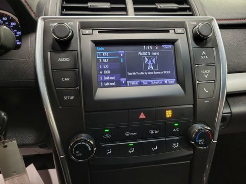 Used 2016 Toyota Camry SE FWD image 16