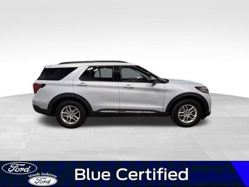 Certified 2025 Ford Explorer Active w/ Active Comfort Package RWD image 5