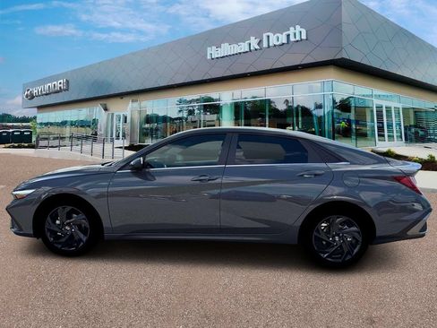New 2026 Hyundai Elantra SEL Sport Premium FWD image 3
