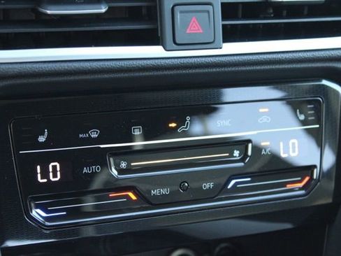 New 2026 Volkswagen Taos SE image 26