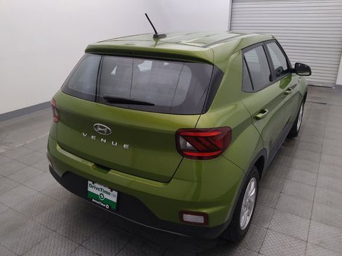 Used 2023 Hyundai Venue SE FWD image 7