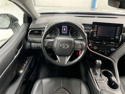 Used 2023 Toyota Camry SE image 11