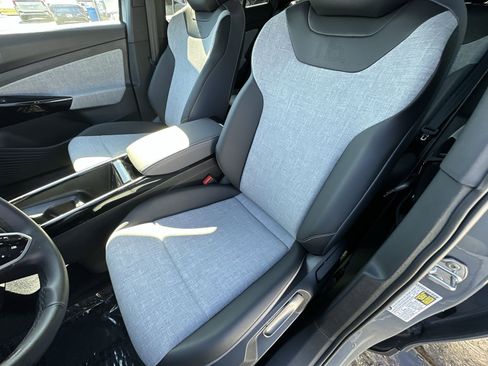 Used 2025 Volkswagen ID.4 Pro image 13