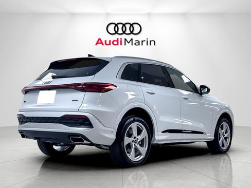 Certified 2025 Audi Q5 Premium w/ Premium Plus AWD/4WD image 5