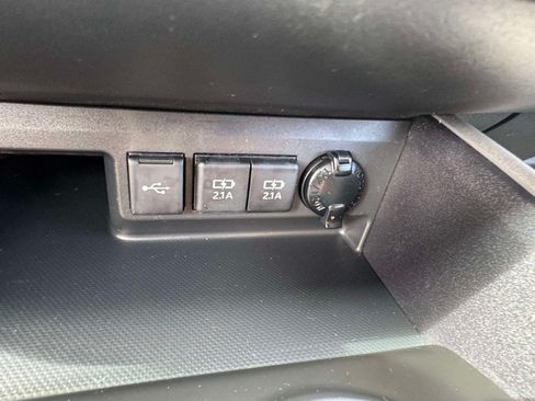 Certified 2020 Toyota Highlander XLE AWD/4WD image 32