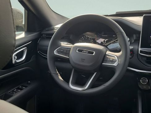 New 2026 Jeep Compass Latitude AWD/4WD image 25