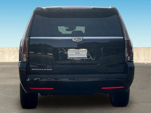 Used 2020 Cadillac Escalade Luxury AWD/4WD image 6