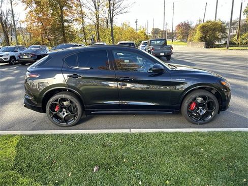 New 2025 Alfa Romeo Stelvio Sprint w/ Veloce Package image 9