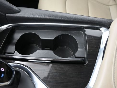 Used 2020 Buick Enclave Essence w/ Sound and Sites Package image 36