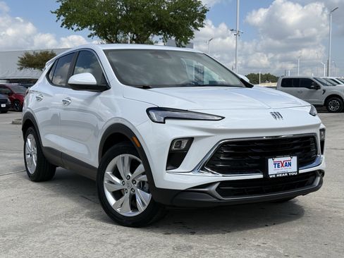 Used 2025 Buick Encore GX Preferred image 2