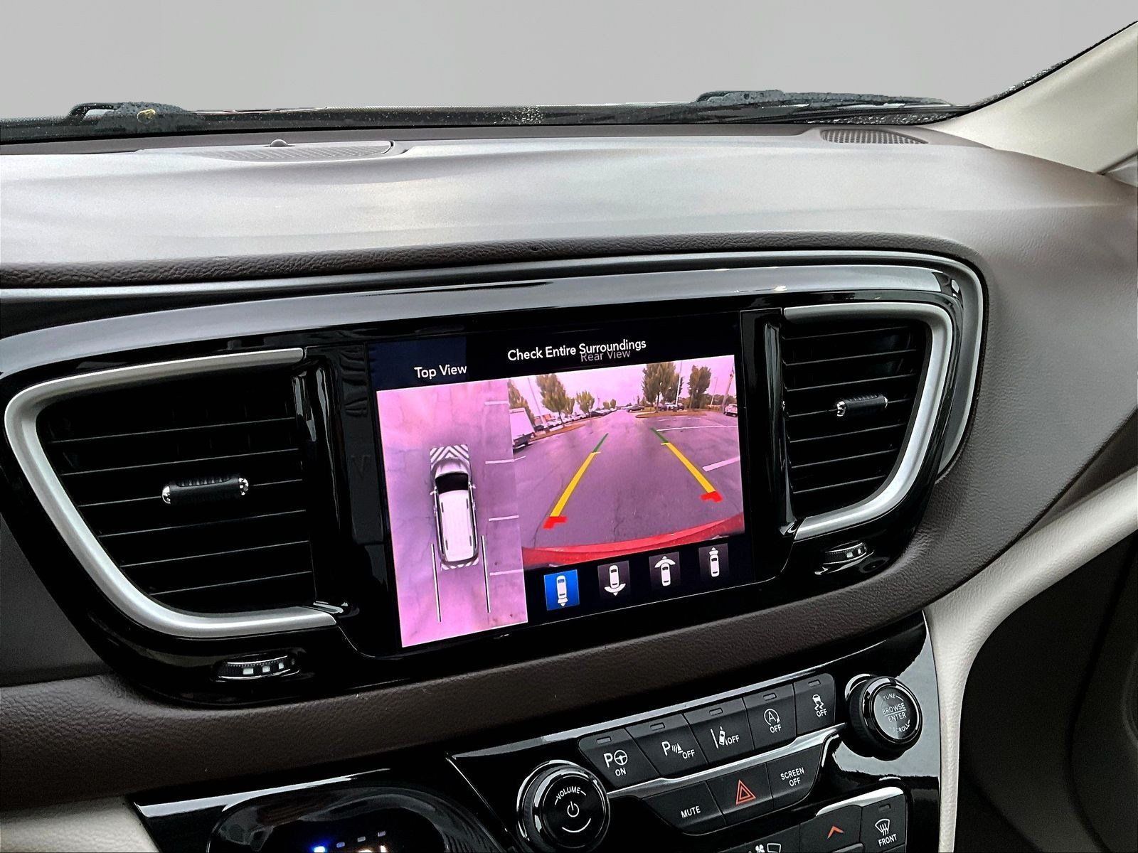 Used 2019 Chrysler Pacifica Touring Plus w/ Advanced Safetytec Group FWD image 13