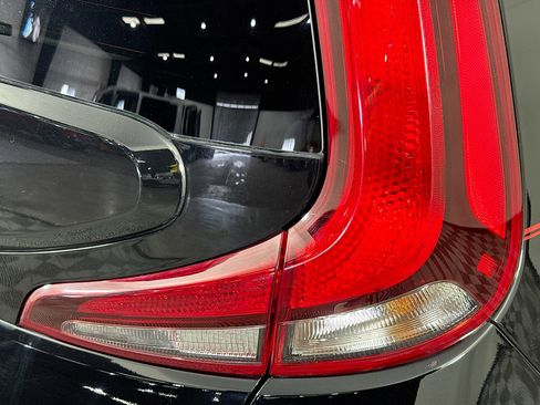 Used 2021 Kia Soul LX image 32