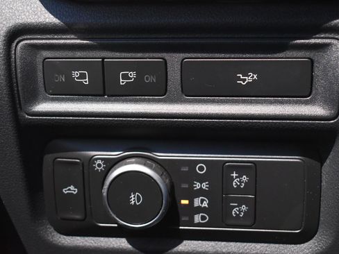 Certified 2022 Ford F150 XLT w/ Equipment Group 302A High image 20