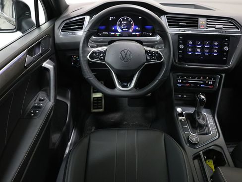 Used 2023 Volkswagen Tiguan SE R-Line AWD/4WD image 16