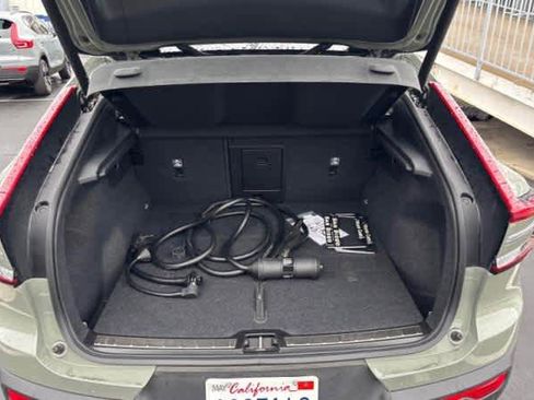 Used 2023 Volvo C40 P8 Recharge Ultimate image 6
