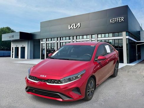 Used 2022 Kia Forte LXS FWD image 1