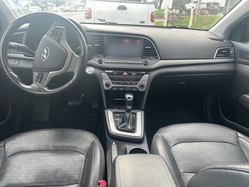 Used 2017 Hyundai Elantra Limited w/ Limited Tech Package 04 image 6